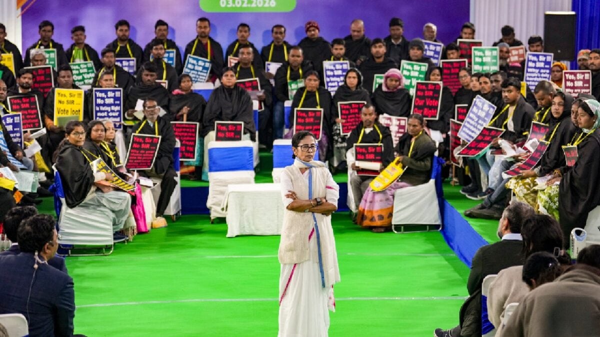 After Rebels Dethrone Mamata, Didi Tells EC She's Still The Chief