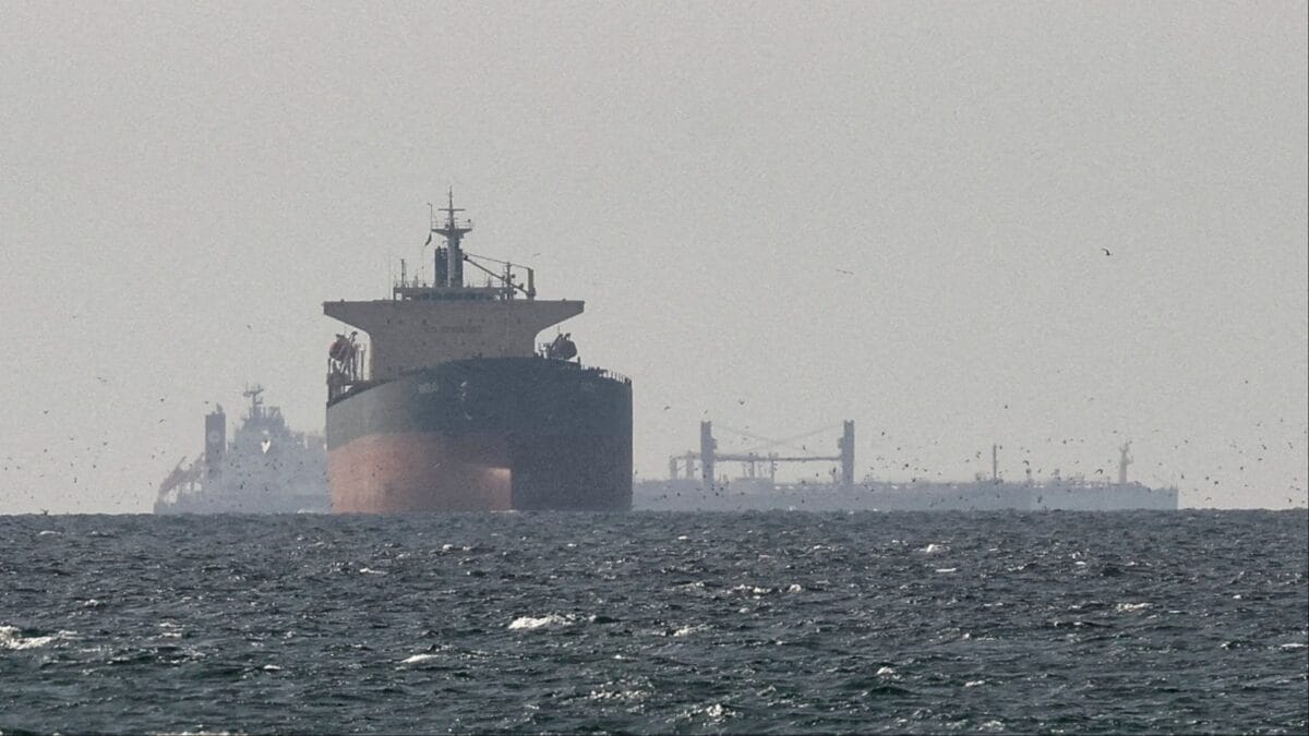 Iran Deal Could See Simultaneous Sanctions Relief, Hormuz Reopening, Mine Clearance Later