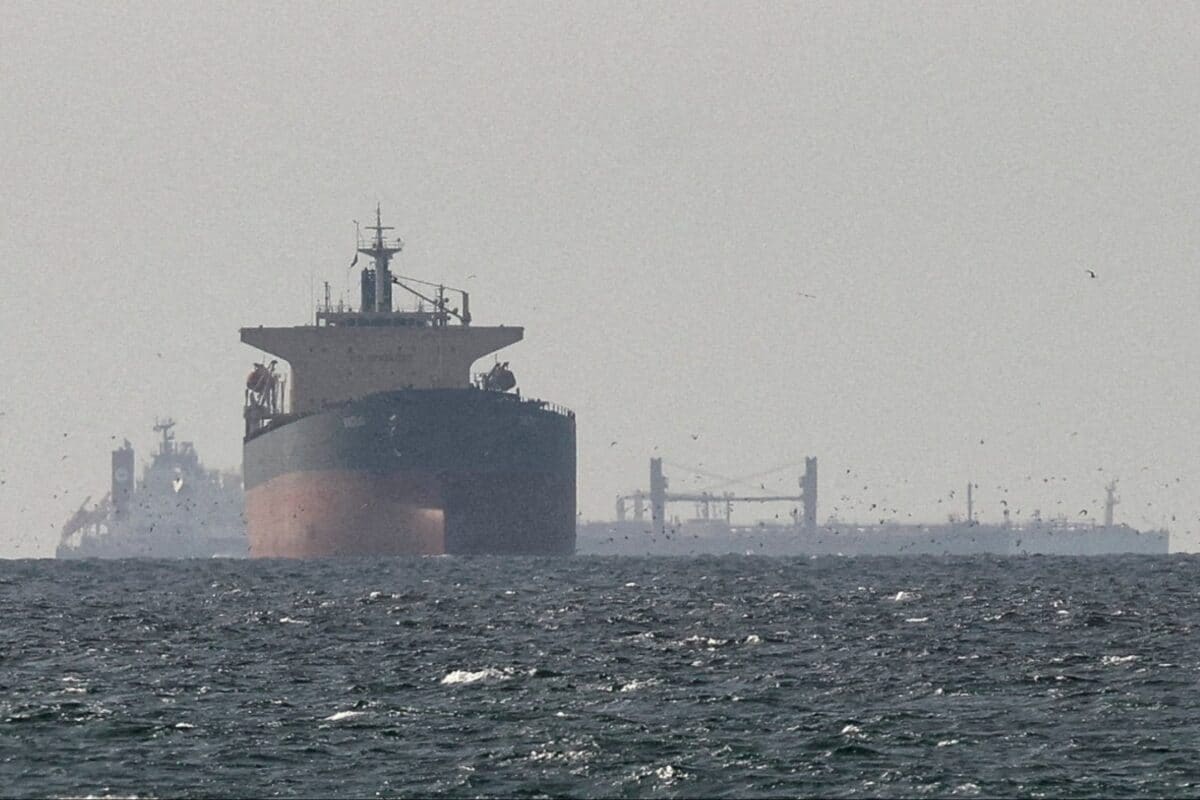 Iran Deal Could See Simultaneous Sanctions Relief, Hormuz Reopening, Mine Clearance Later