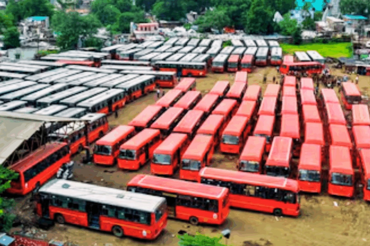 Mumbai BEST Strike: 25 Lakh Commuters Hit As Buses Go Off Roads, Travel Chaos Across City