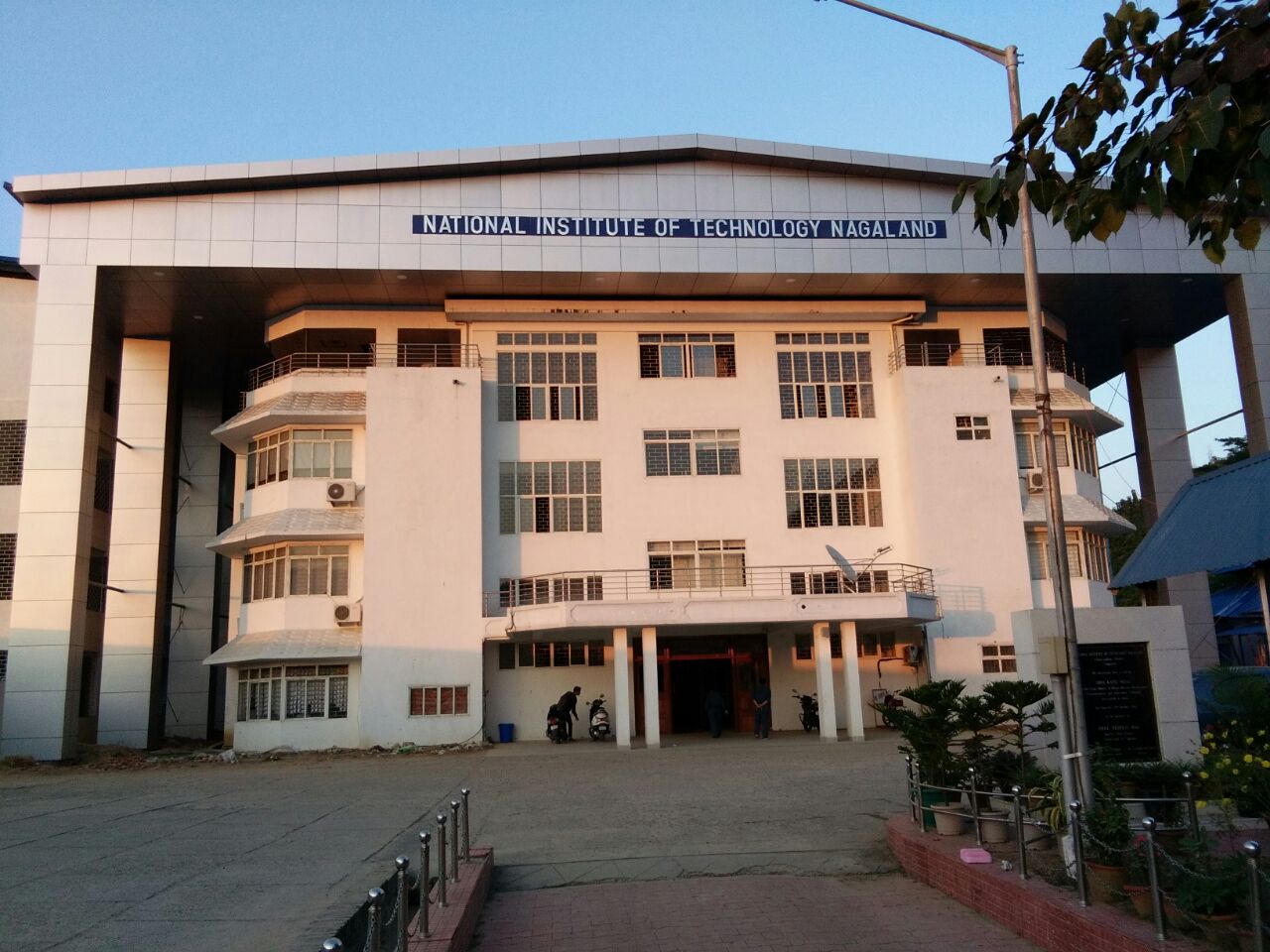  NIT Nagaland (Chumoukedima): Located in Chümoukedima, NIT Nagaland features modern laboratories and an expanding campus infrastructure. The institute's CSE program is highly competitive, offering students deep exposure to data structures, algorithms, and robust campus placement drives supported by an active training and placement cell.