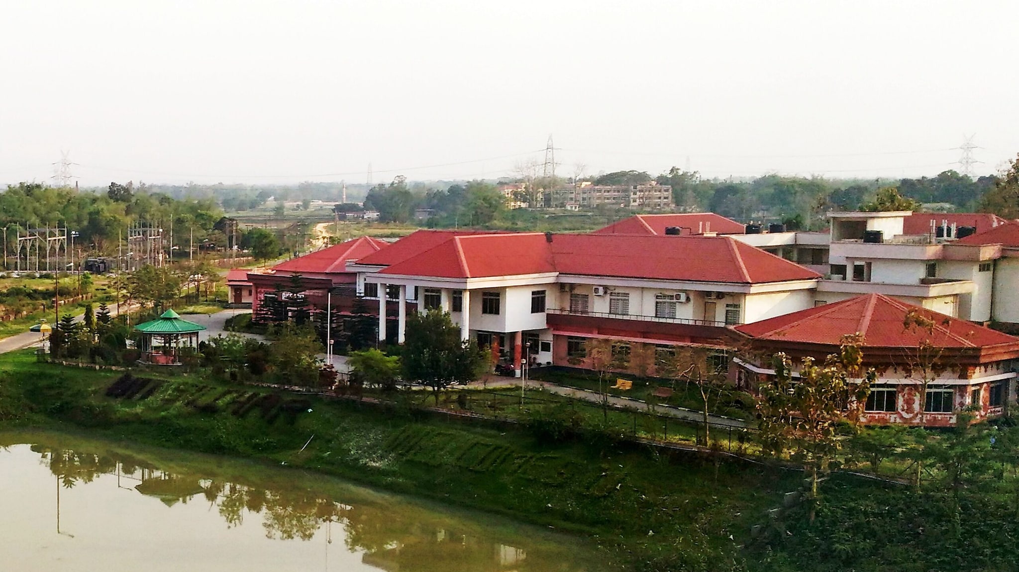 NIT Silchar (Assam): Consistently ranked among the top NITs in the country, NIT Silchar is an absolute powerhouse for engineering. Its core branches—particularly Electrical and Mechanical Engineering—are highly distinguished, offering students high-tech laboratories, massive academic rigor, and stellar core-sector placement statistics that rival top-tier institutes.
