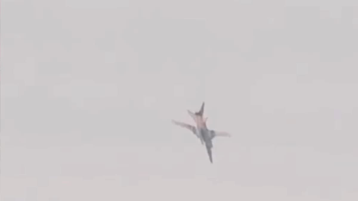 Russian Bomber Tu-22M3 Nosedives, Crashes During Training Exercise In Siberia | Video
