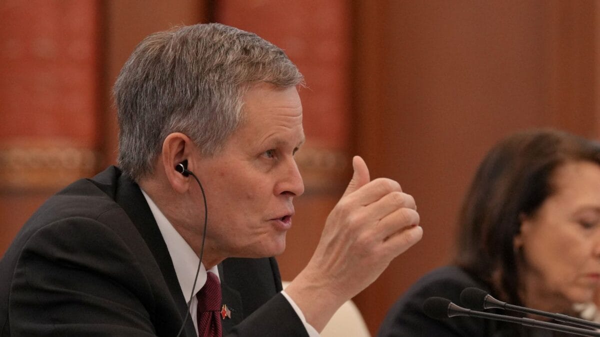 US Senator Heaps Praises On India, Says He’d Buy India If Nations Were Stocks