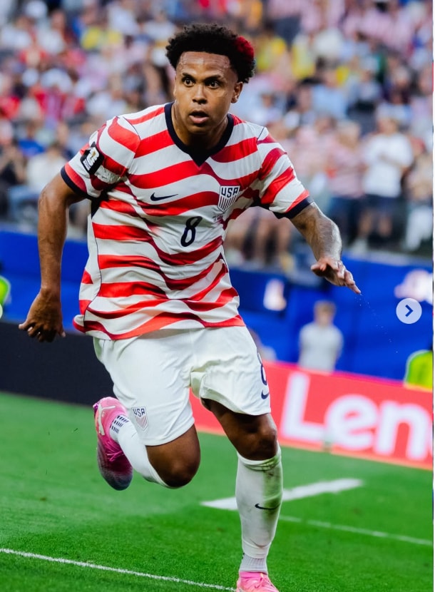 The main reason for this trend is that the biggest sports brands—Nike, Adidas, and Puma—all made very similar pink boots for this tournament. This became obvious during the opening match between Mexico and South Africa, where almost every player on the pitch was wearing neon pink. It looked like the brands had completely agreed on the same style. The main reason for this trend is that the biggest sports brands—Nike, Adidas, and Puma—all made very similar pink boots for this tournament. This became obvious during the opening match between Mexico and South Africa, where almost every player on the pitch was wearing neon pink. It looked like the brands had completely agreed on the same style.