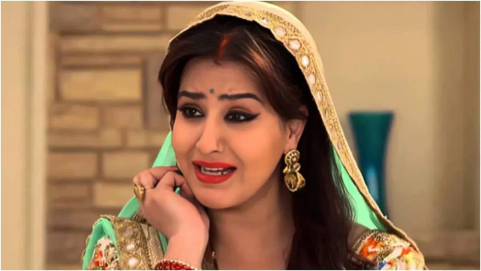 Speaking on Bharti Singh and Haarsh Limbachiyaa's show, Shilpa claimed that she had filed a sexual harassment complaint against producer Sanjay R. Kohli because she felt she had "no other option" amid an ongoing dispute. According to the actress, she was allegedly being pressured to sign a contract that would have restricted her from taking up work with other production houses. She said, "Nobody knows this, and I'm not afraid of telling the truth. Even today, I will say this because it is a big thing. I filed a sexual harassment case against my producer because I had no other option. Eventually, I got out of that situation because the matter was settled. I filed the case on that basis because the police directly tell you that if you want an FIR registered, you have to make serious allegations. Poor man, he ended up getting defamed because of it. Today, through this platform, I want to say that it was false. I am confessing this for the first time. After that, we reached a settlement and the payments that were due to me at the time, which we used to receive after three months, were cleared."