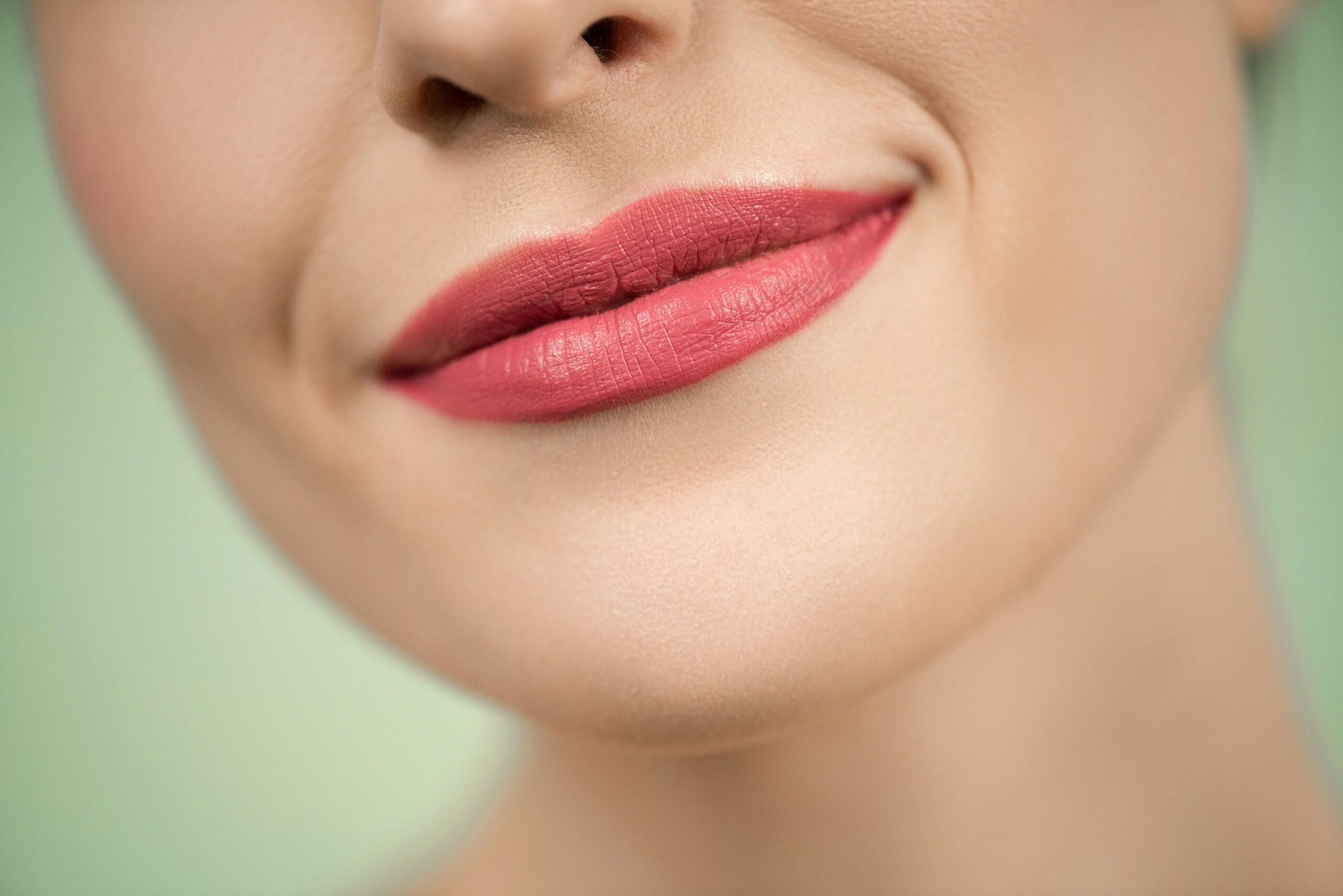 No Salon Needed: This Face Massage Routine Takes Less Than 10 Minutes