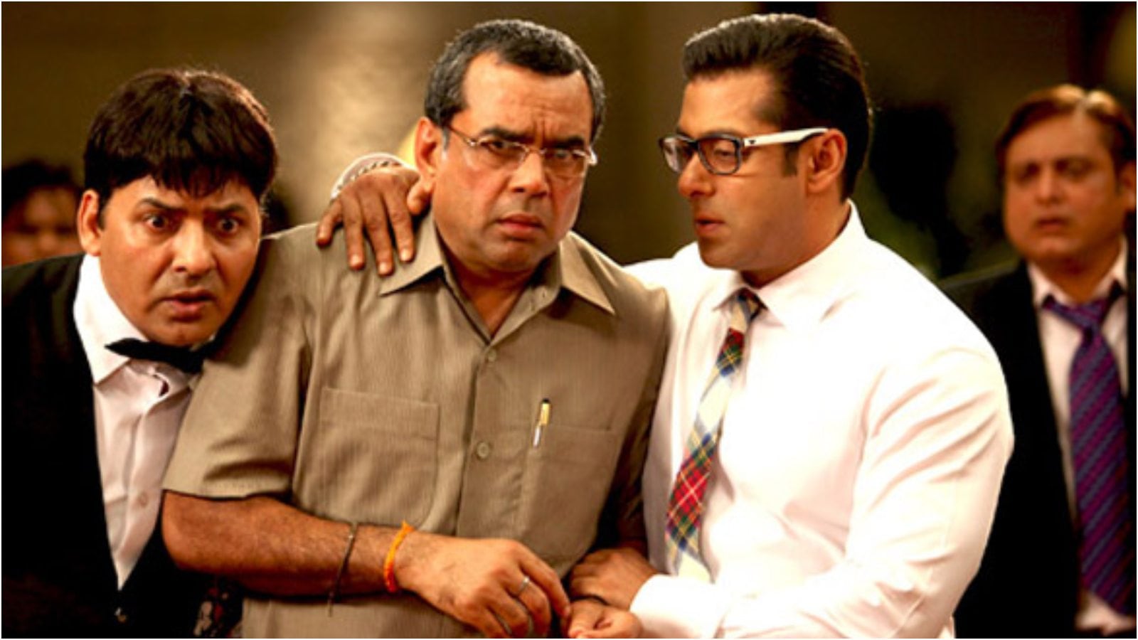 After experiencing limited success in Punjabi cinema, Sudesh Lehri moved to Mumbai in search of better opportunities. The transition, however, came with its own set of challenges. Struggling with the language and unfamiliarity of the industry, he often found himself at a disadvantage. In one instance, he mistakenly asked for Rs 15,000 instead of Rs 50,000 for a show. When he realized the error after being paid, he laughed it off. Yet, instead of dwelling on such setbacks, Sudesh chose to take them in stride.