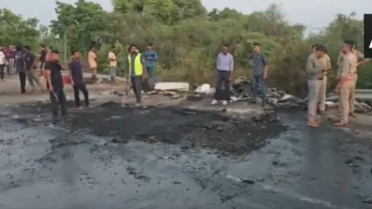 7 Killed, Several Injured In Road Accident In Surat; President Extends Condolences