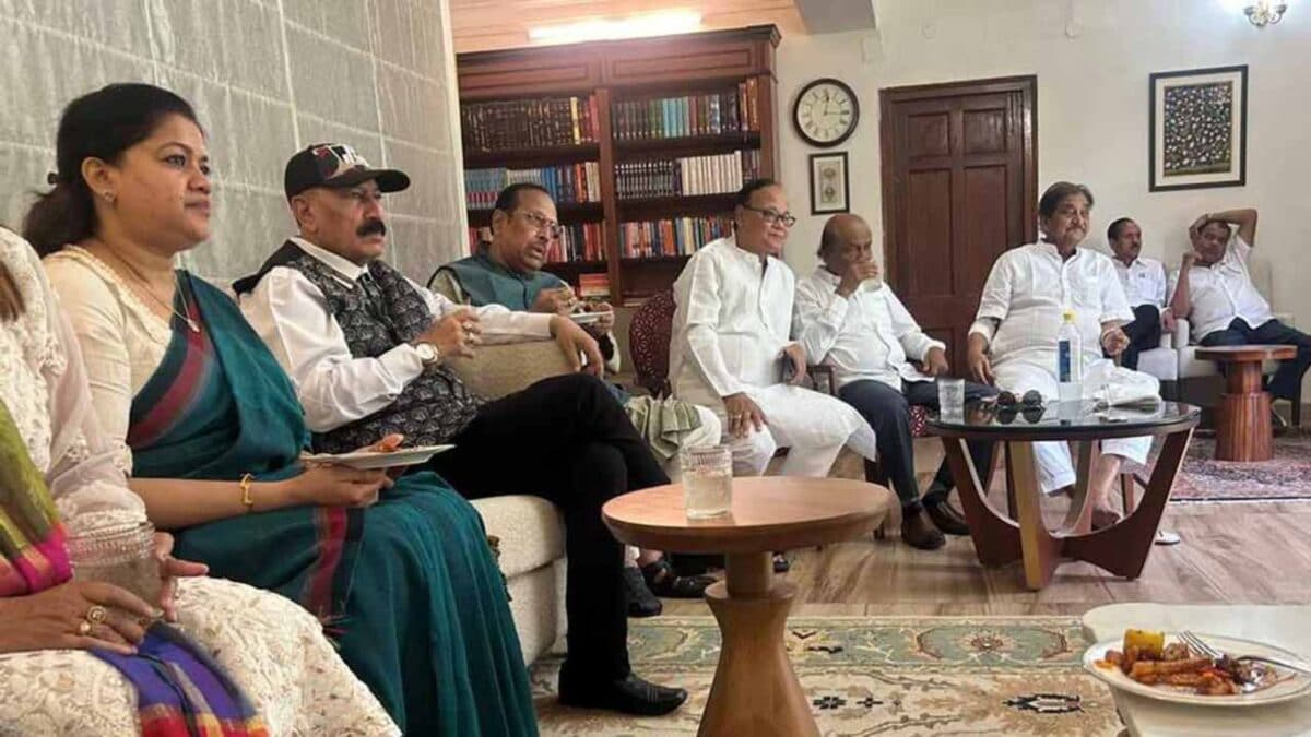Big TMC Split Brewing? Sukhendu Sekhar Roy, 5 Other MPs Meet BJP Leader Bhupender Yadav In Delhi