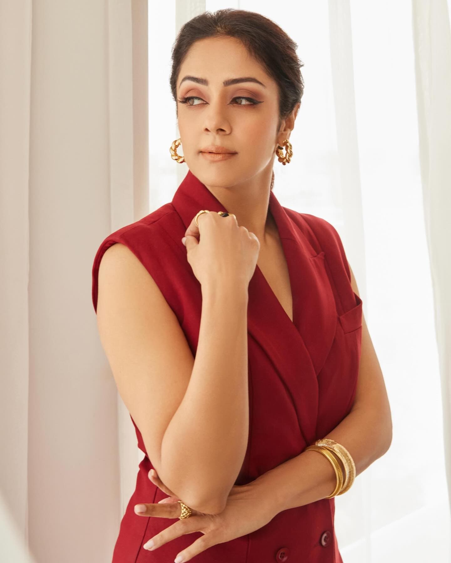 At 47, Jyotika's Toned Arms Are Stealing The Spotlight. Here's How To Build Yours
