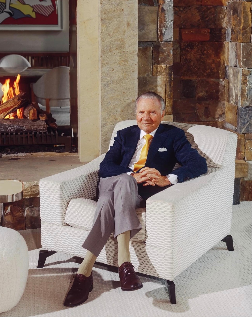8. Thomas Peterffy (Hungary) Born in Hungary, Thomas Peterffy arrived in New York with little money and eventually founded Interactive Brokers. He is widely credited with pioneering electronic trading. 8. Thomas Peterffy (Hungary) Born in Hungary, Thomas Peterffy arrived in New York with little money and eventually founded Interactive Brokers. He is widely credited with pioneering electronic trading.