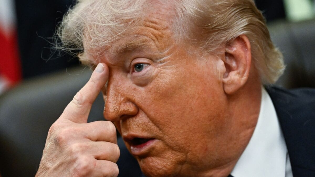Trump Says Iran Shot Down Apache Helicopters Over Hormuz, Orders US Forces To Retaliate