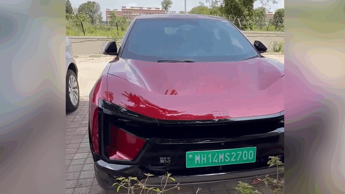Red Electric Car That Took Ketan Agarwal And Siya Goyal To Lohagad Fort Is Now A Key Clue | Video