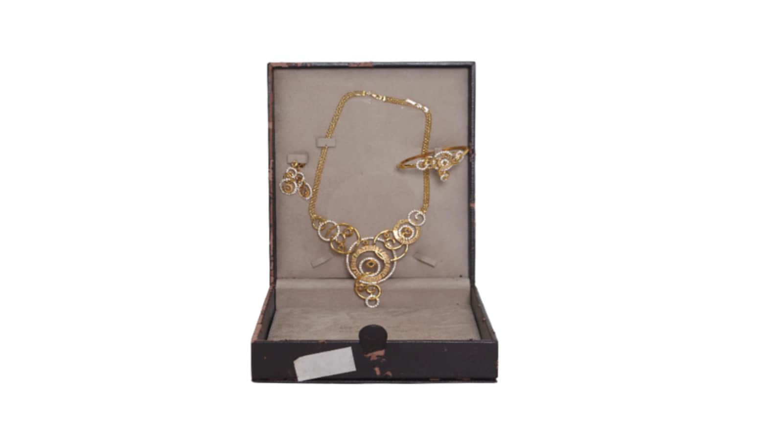 A perfect example of luxury blended with elegance – this jewellery set from Kuwait by the Al Arbash brand consists of a necklace, a pair of earrings, and a bracelet. The highest quoted price stands at Rs 9,52,360  