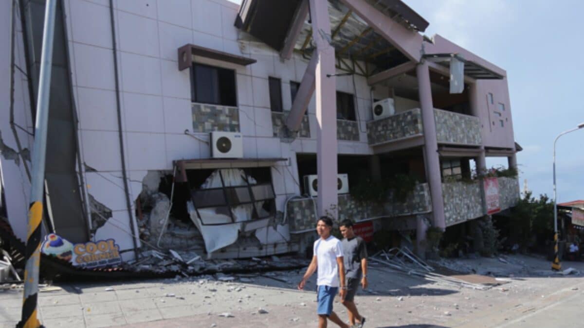 In Photos: 7.8-Magnitude Philippines Quake Leaves Buildings Flattened, Streets Choked With Debris