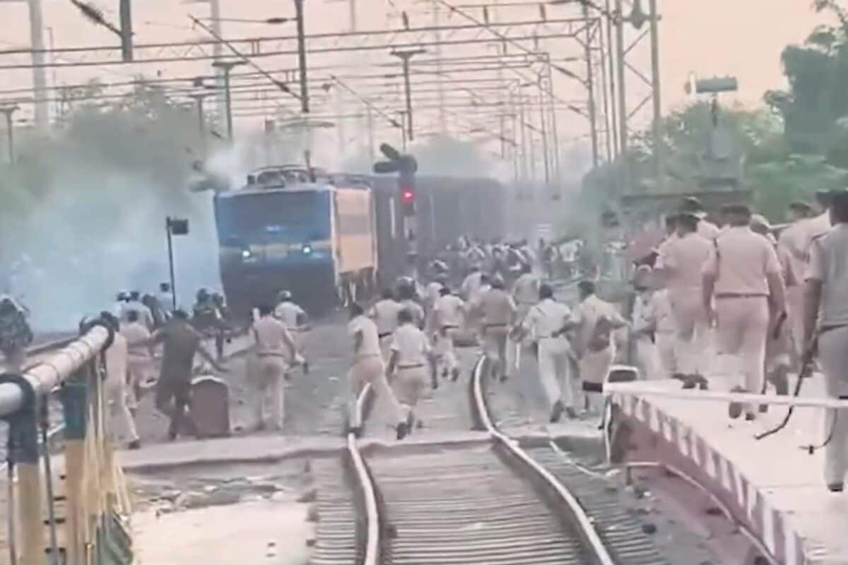 Trains Halted, Stone Pelting: Bihar Police Exam Protest Turns Violent, Police Fire Tear Gas | Video