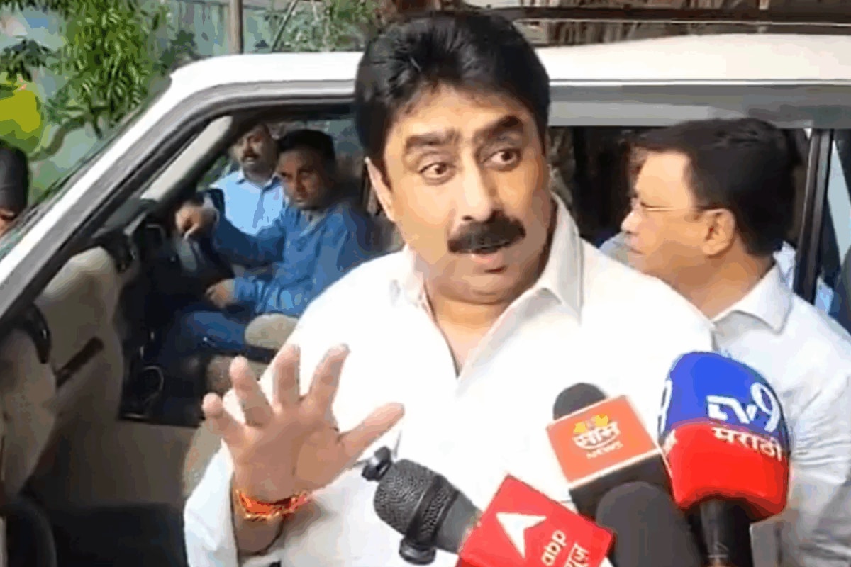 'Will Beat You': Rebel Sena MP Sanjay Dina Patil Threatens Reporter Over Question