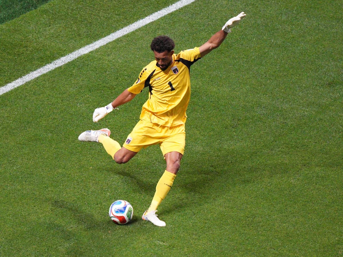  Cabo Verde goalkeeper Vozinha reaches the World Cup stage as a 40-year-old veteran.