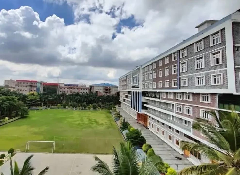   Widely celebrated for its modern campus infrastructure and professional grooming, it accepts CUET UG scores for highly competitive streams across Computer Science, Psychology, and Management.