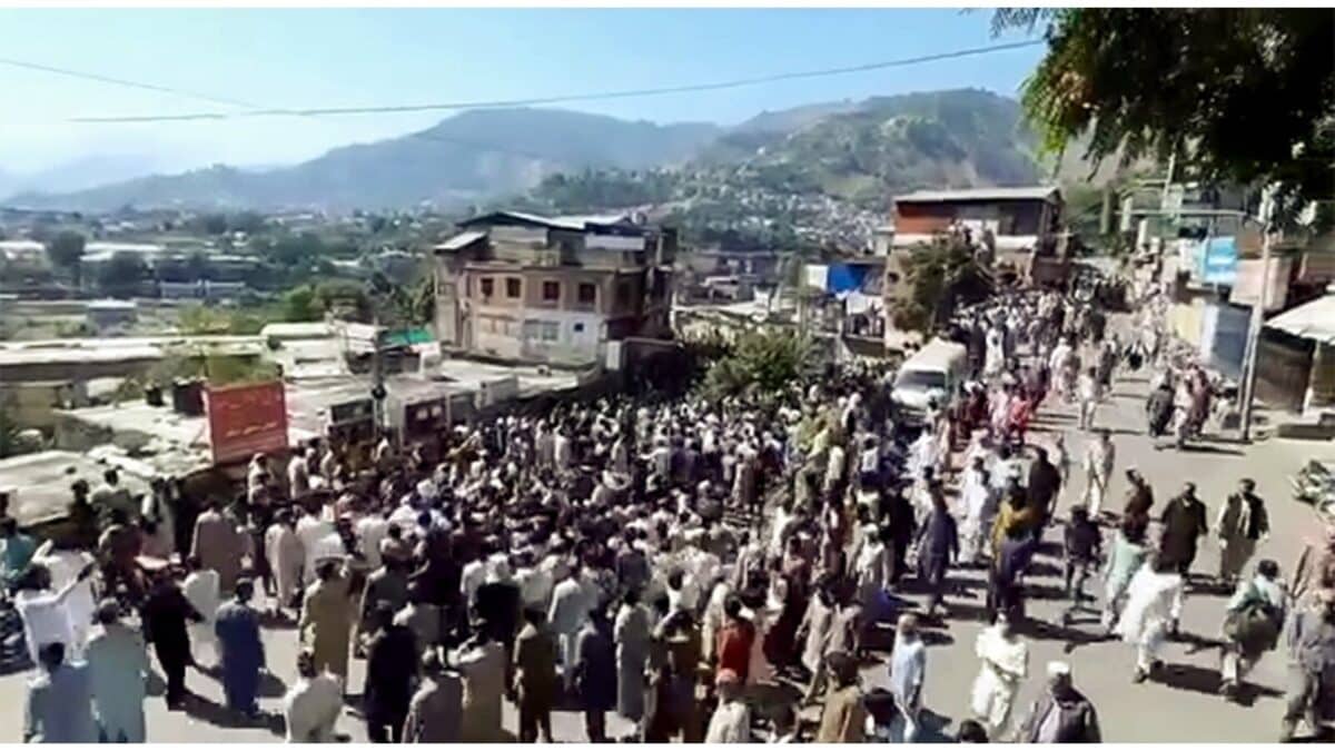 Bloodshed In PoK: Pakistani Forces Open Fire On Unarmed Protesters As Unrest Erupts | Exclusive Details