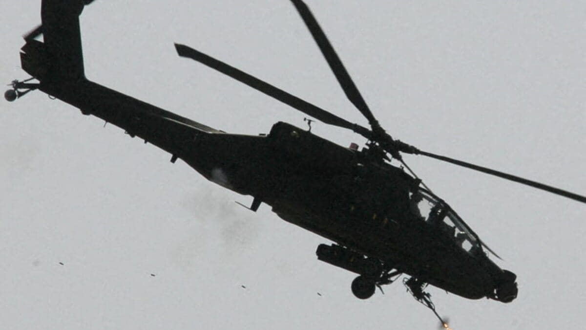 US Army Apache Helicopter Gunship Goes Down Near Strait Of Hormuz, Crew Rescued