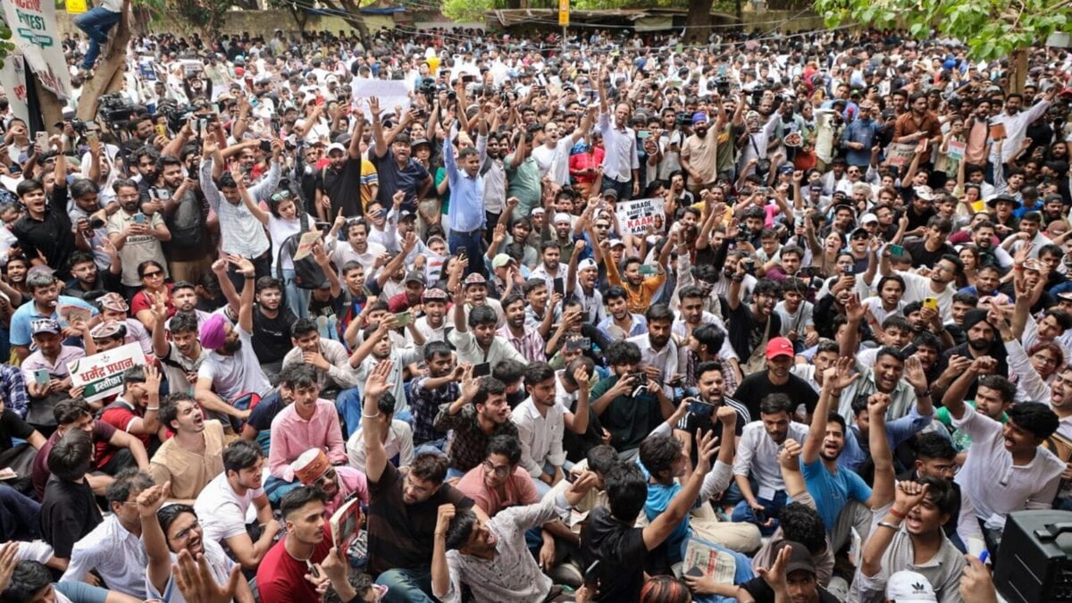 Permission Over, CJP's Abhijeet Dipke Refuses To Leave Jantar Mantar Till Dharmendra Pradhan Resigns