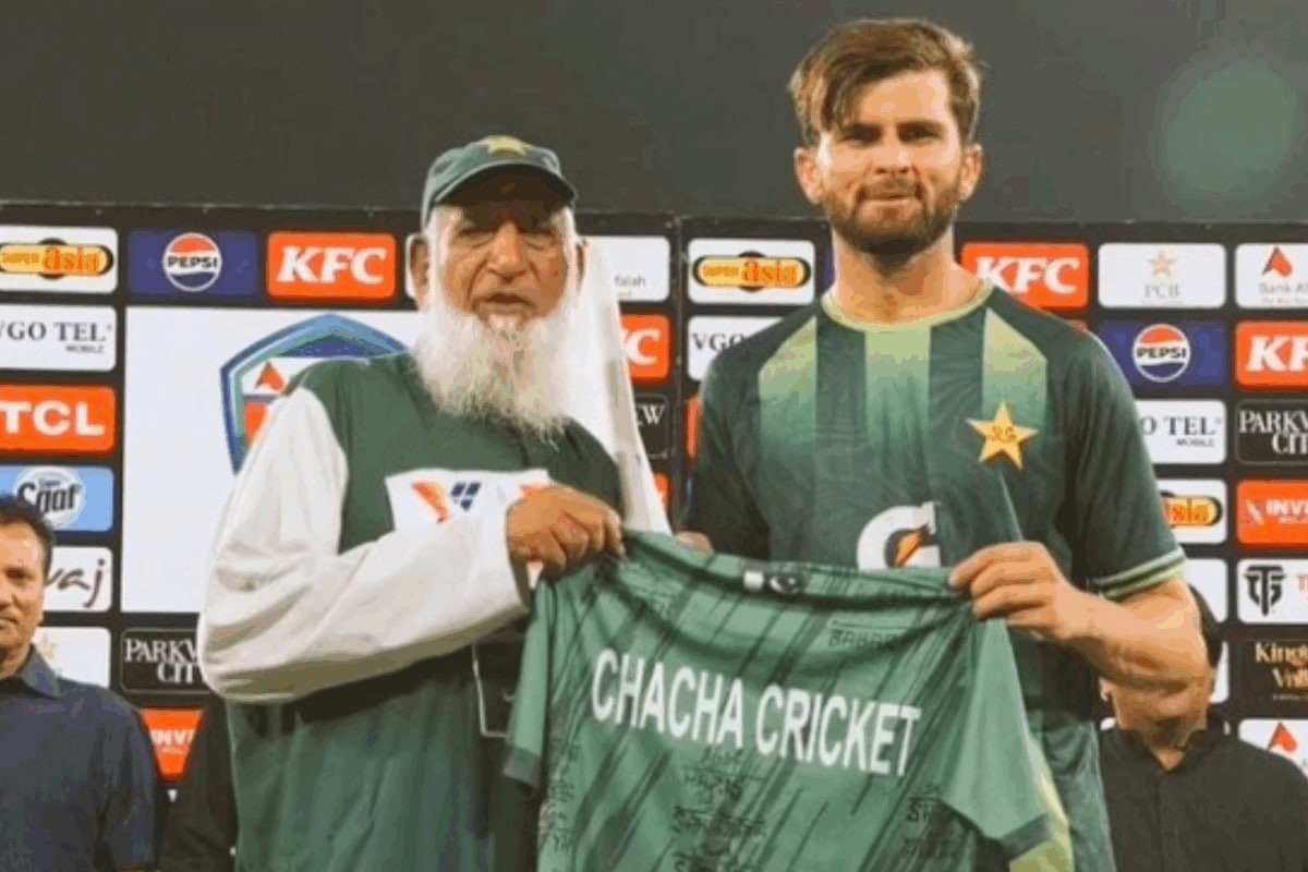 https://images.news18.com/ibnlive/uploads/2026/06/chacha-cricket-pakistan-farewell-photo-viral-1-2026-06-121c739b02d309e6e3dc2374b5bd61a6-1200x800.png