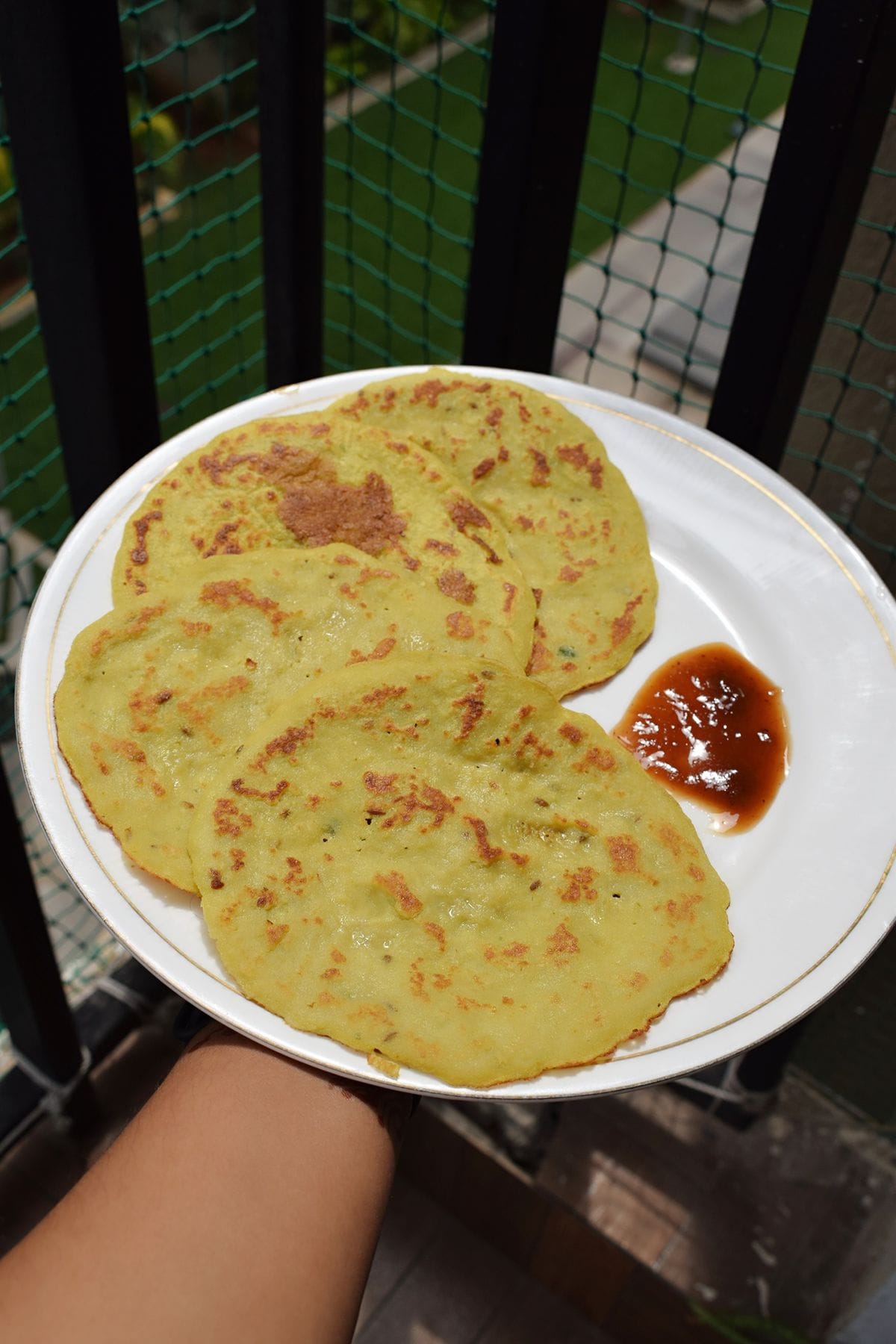 Lauki ChillaBlend grated lauki with besan (gram flour), green chillies, coriander, and spices to make a batter. Cook like a pancake using very little oil. These savoury chillas are perfect for breakfast or an evening snack.