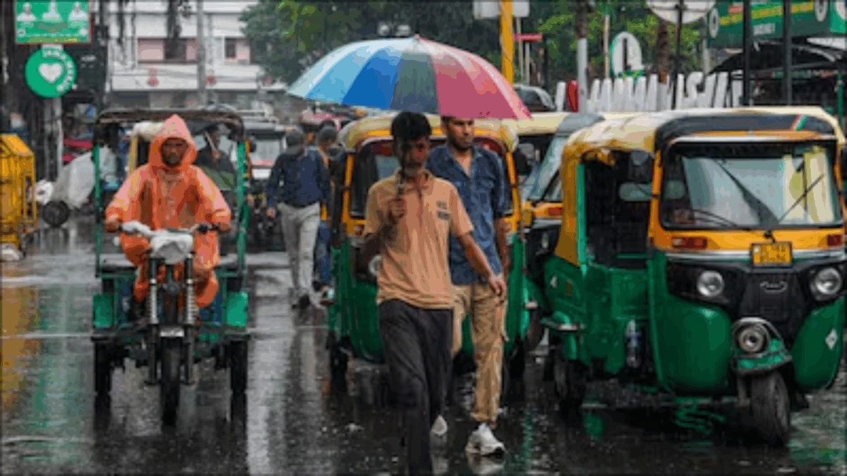 Strong Dusty Winds Sweep Delhi As IMD Issues Red Alert For Thunderstorms, Rain