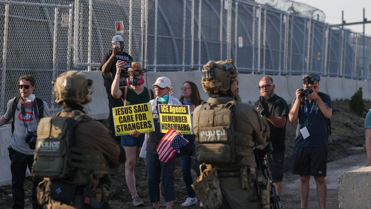 US Judge Bars ICE From Arresting Migrants At Immigration Courts Nationwide