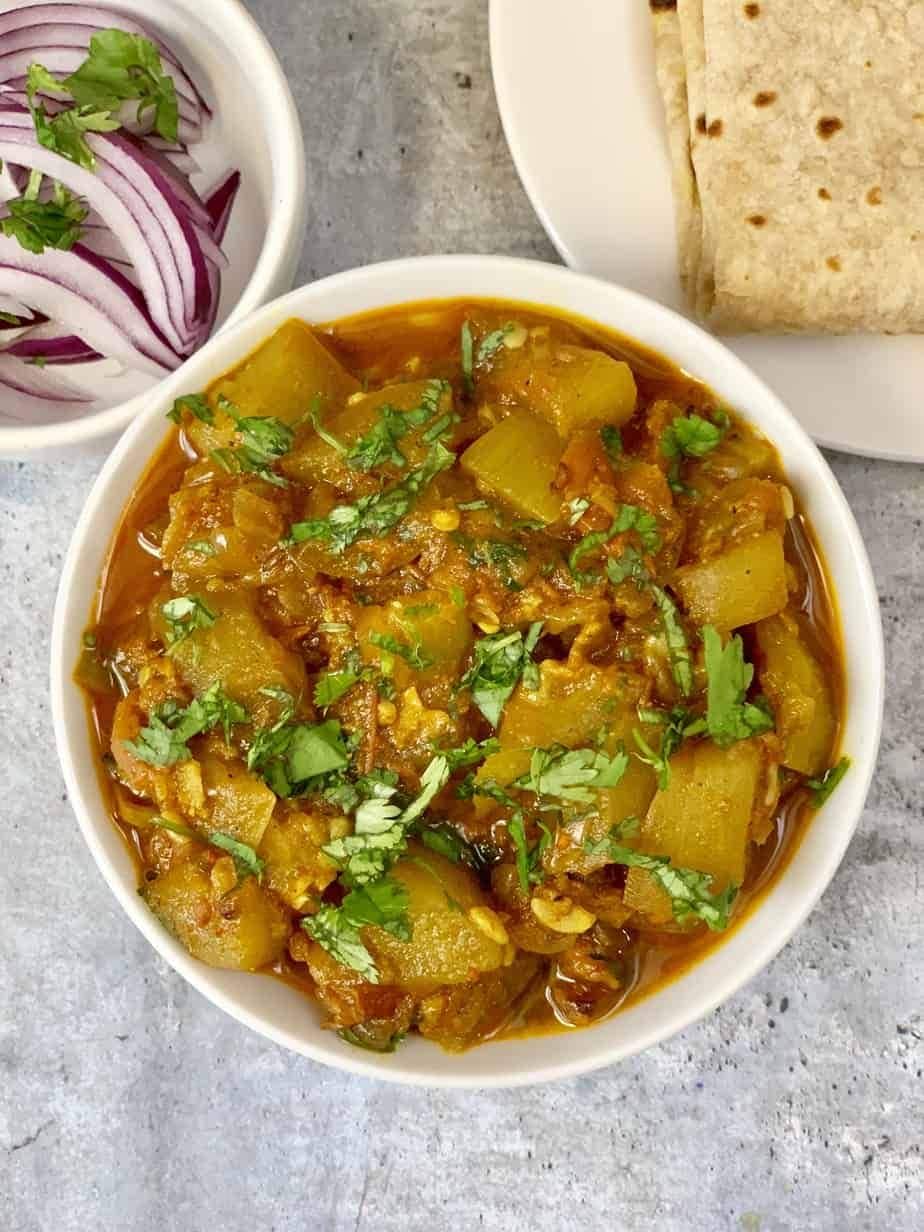 Lauki Sabzi The classic Indian lauki sabzi can be made healthier by using less oil and adding tomatoes, peas, or carrots for extra nutrients. Enjoy it with whole wheat rotis for a simple and balanced meal.