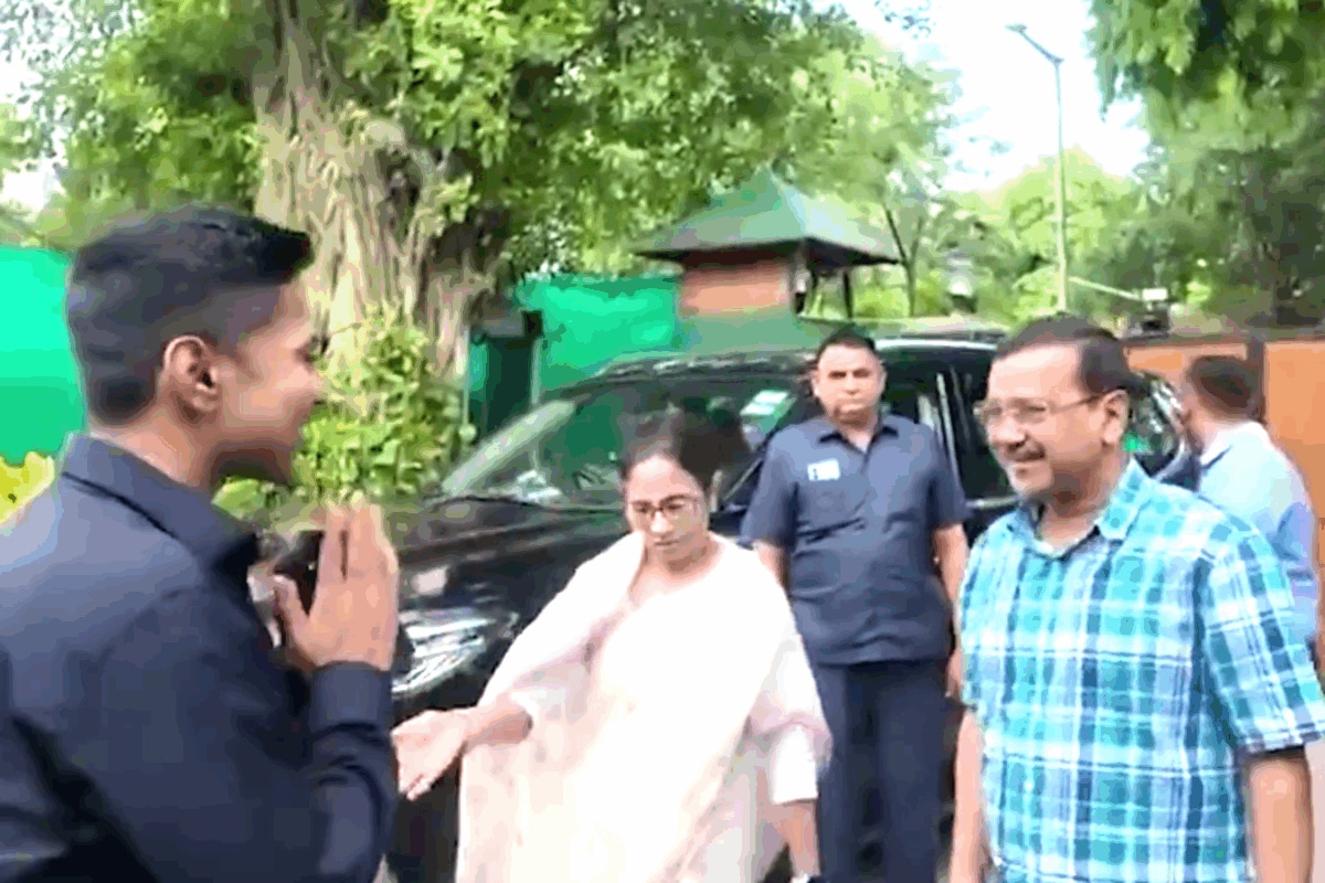 After MLA Revolt, Are TMC MPs Next? Mamata Lands In Delhi Am