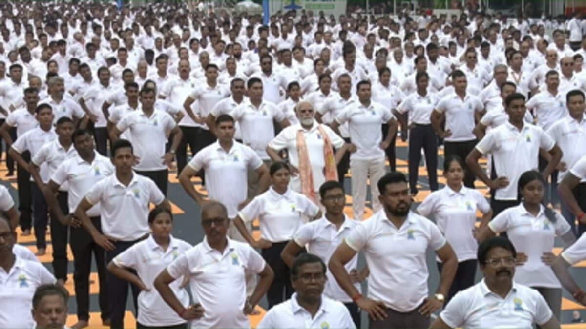 PM Modi Joins Thousands In Kolkata For International Yoga Day 2026 | Photos
