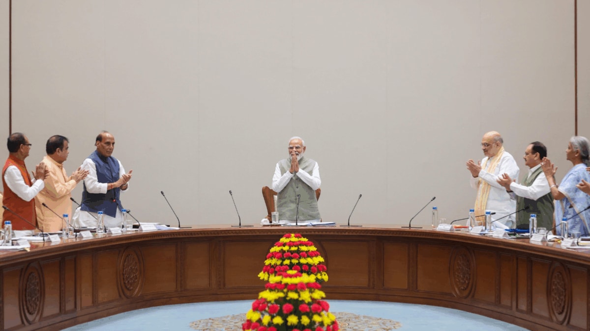 Cabinet Passes Resolution Honouring PM Modi As Longest-Serving Elected PM, Gives Standing Ovation