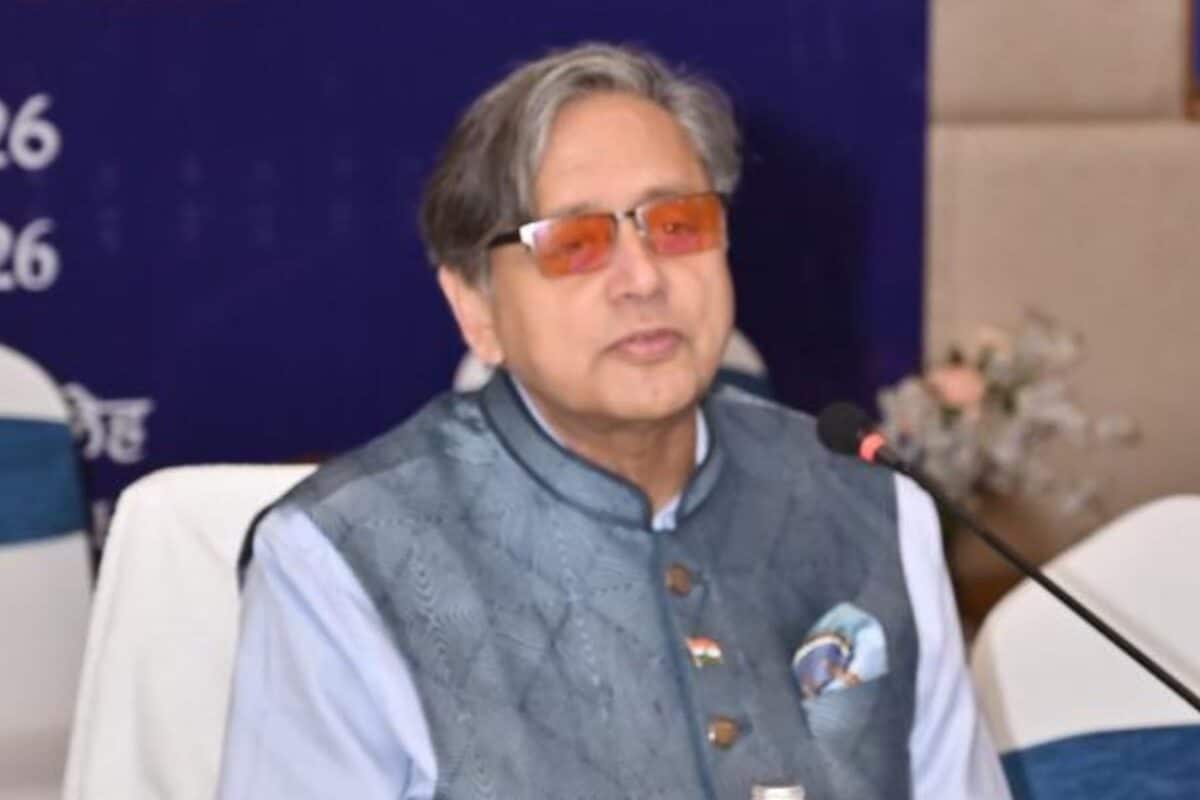 Shashi Tharoor & Congress: The Couple That Can’t Live With Or Without Each Other