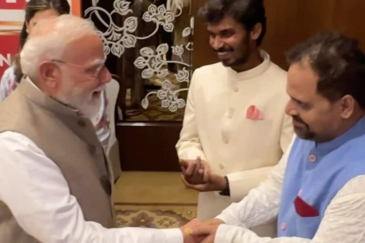 PM Modi's Viral Reel with 'Panchayat' Stars Binod and Bhushan Ignites Social Media