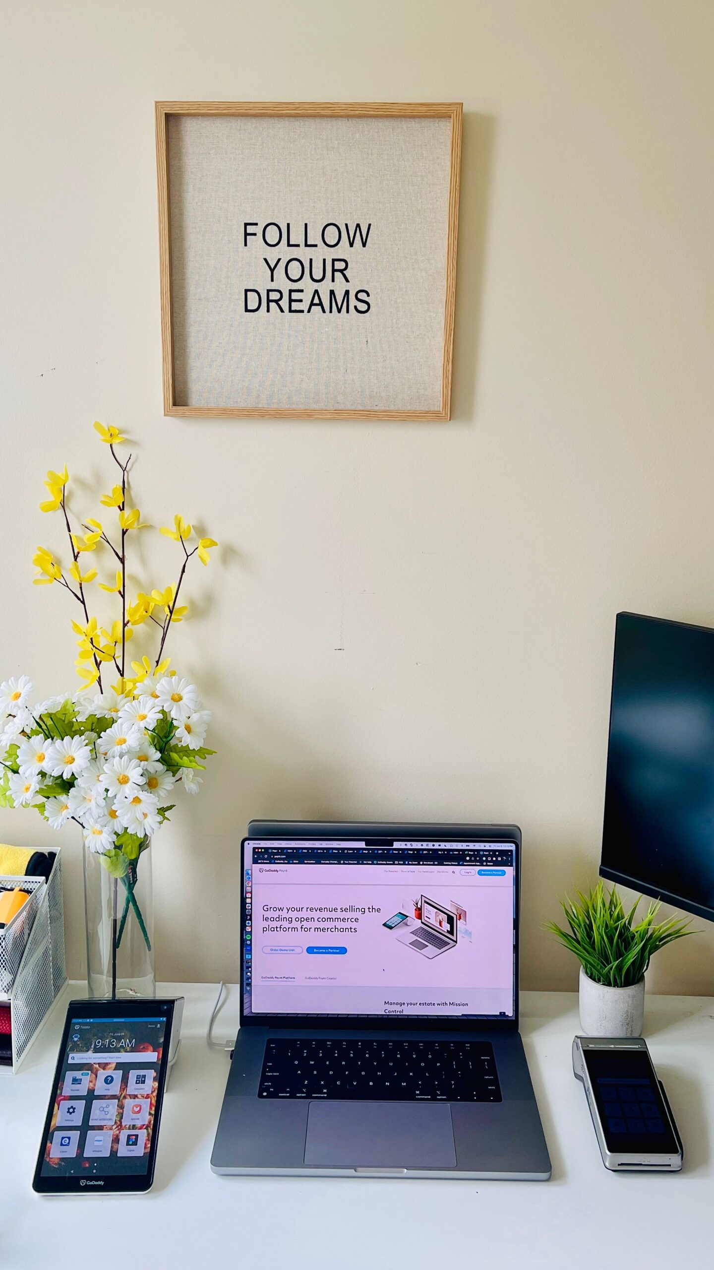 Declutter Your Workspace: A clean desk can lead to a clearer mind. Spend five to ten minutes organizing papers, wiping surfaces, and putting away anything you don't need.