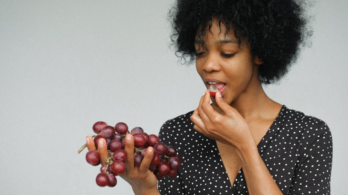 Snacking On This Fruit Can Give You Glowing Skin, Protect Skin From Sun Damage