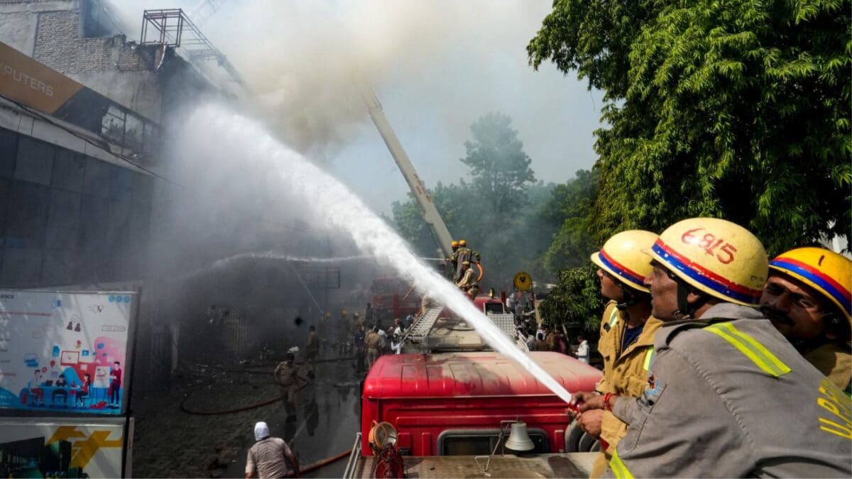 PM Modi Condoles Loss Of Lives In Lucknow Fire, Announces Rs 2 Lakh Ex-Gratia Relief
