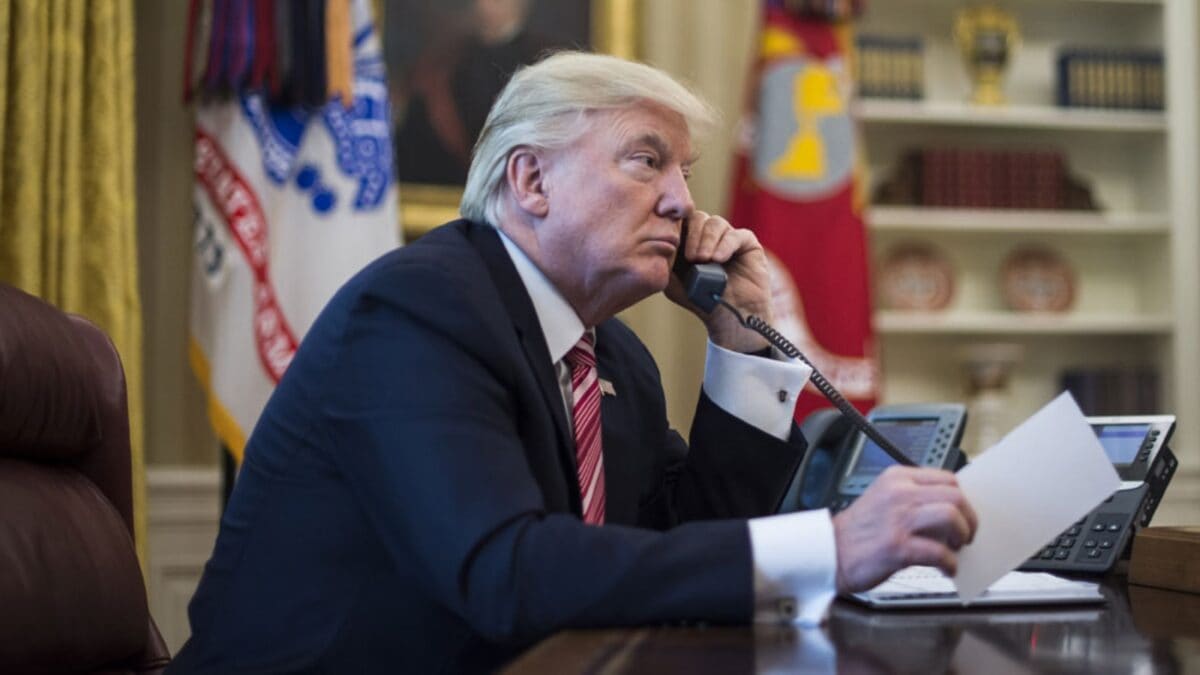 Trump Says Iran Requested Bombing Halt, Warns Strikes Will Resume Without Peace Deal