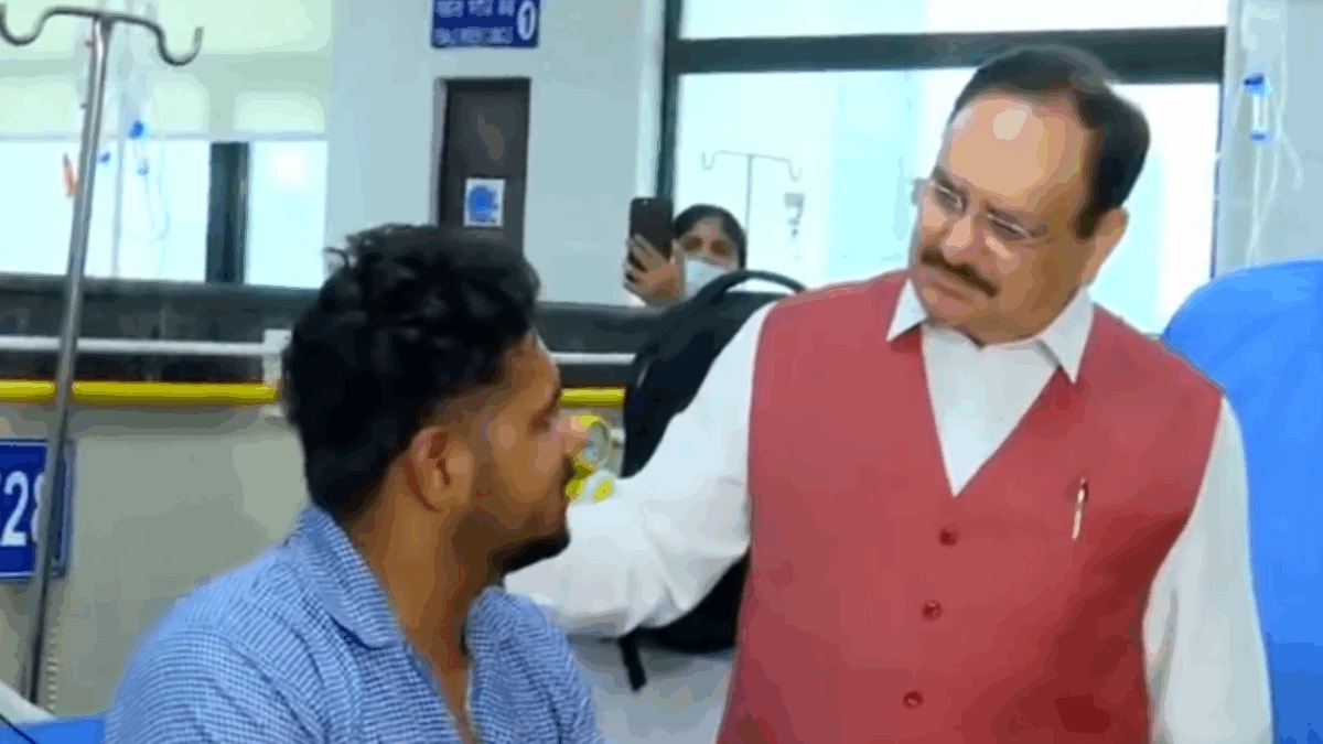 JP Nadda Meets Injured Protesters At Delhi Hospital After Clashes With Police | Video