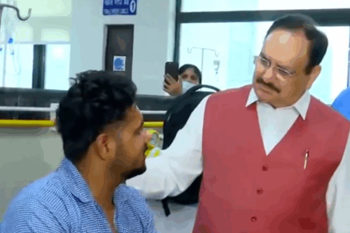 JP Nadda Meets Injured Protesters At Delhi Hospital After Clashes With Police | Watch