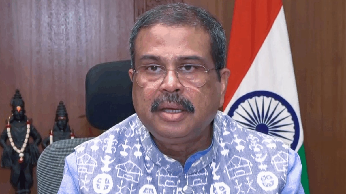 தர்மேந்திர பிரதான் ராஜினாமா: துறை மாற்றத்தை CJP நிராகரித்தது