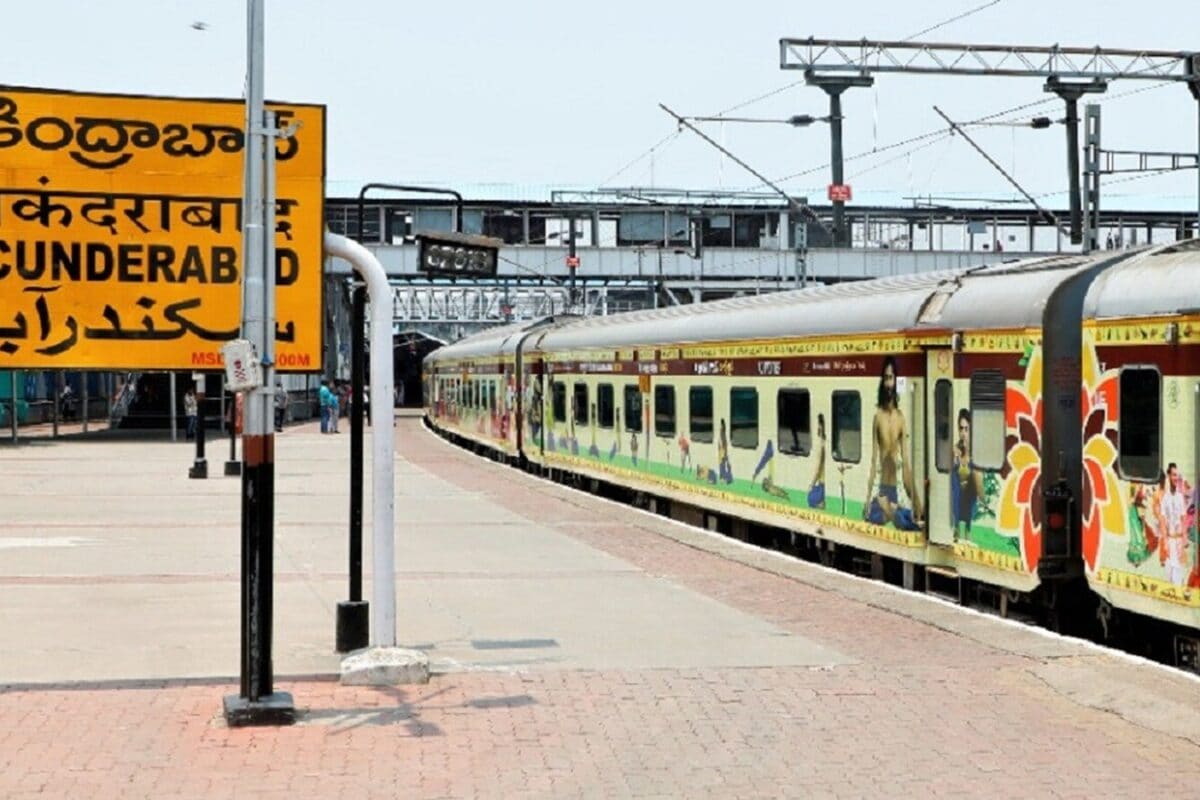 Want To Visit Ayodhya, Kashi And Rameswaram? IRCTC Rolls Out Special Pilgrimage Trains; Check Fares, Routes And Dates