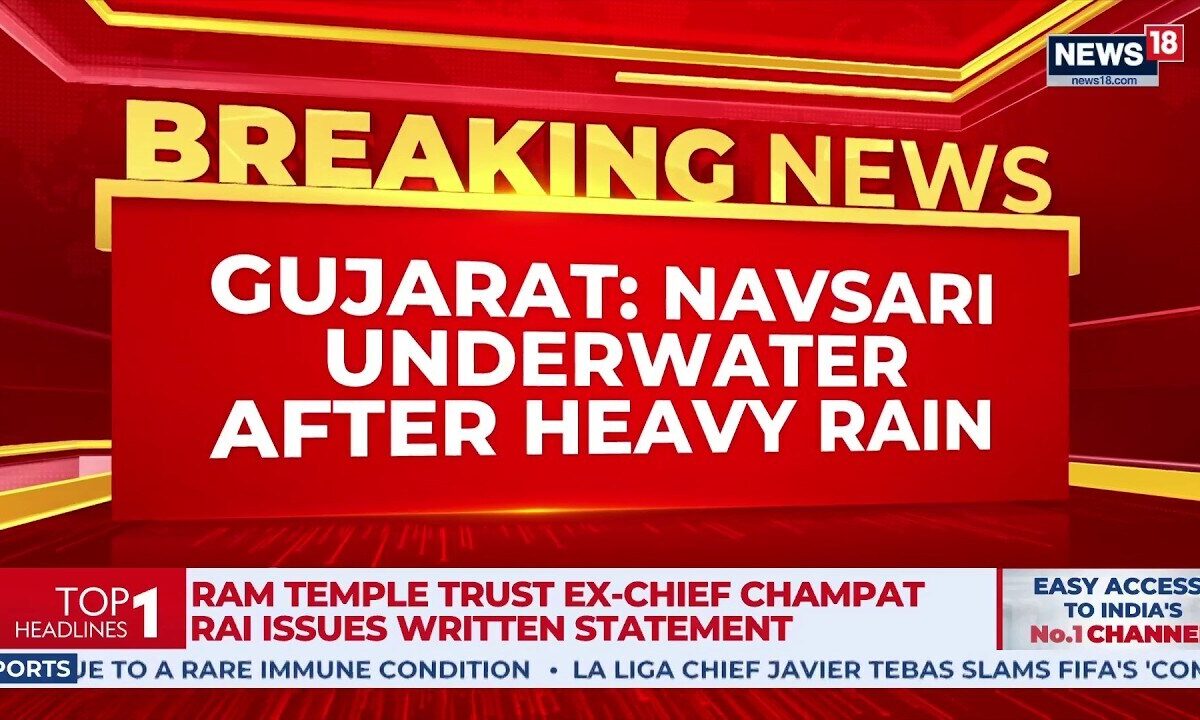 Gujarat: Navsari Underwater After Heavy Rain, Car Trapped In Waterlogging | WATCH | News18