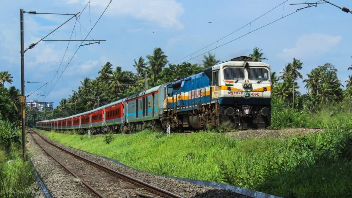 Face Towels To Pillows: Nearly 1.27 Crore Linen Items Stolen From AC Coaches In Indian Railways In 4 Years