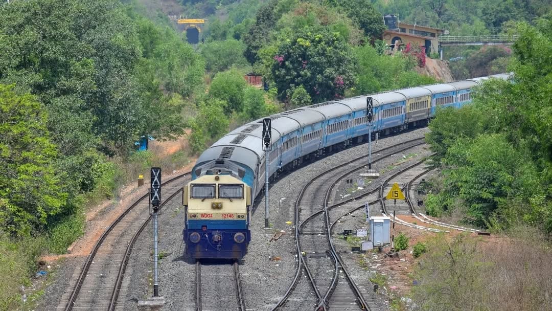 Over the years, the nameless station has attracted railway enthusiasts, photographers and curious travelers who visit just to see one of India's most unusual railway stations. Her unique story has turned an ordinary station into a popular conversation starter. Over the years, the nameless station has attracted railway enthusiasts, photographers and curious travelers who visit just to see one of India's most unusual railway stations. Her unique story has turned an ordinary station into a popular conversation starter.