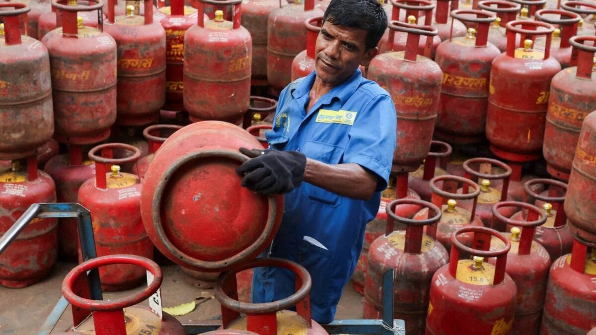 Commercial LPG Cylinder Prices Cut By Over Rs 200 In Delhi, Kolkata | Check Latest Rates