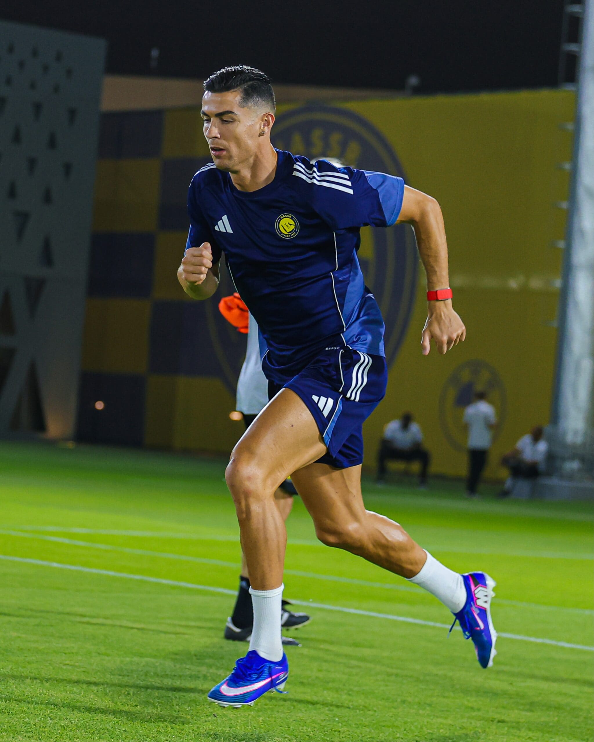 When Ronaldo arrived at Manchester United, he was already an electrifying talent known for dazzling defenders with tricks and stepovers. Sir Alex Ferguson saw the raw potential but believed Ronaldo could become far more effective. Instead of asking him to abandon his flair, Ferguson encouraged him to make every dribble count—improving his decision-making, timing and end product. The transformation was remarkable, helping Ronaldo evolve from an exciting winger into one of the world's most complete attackers. When Ronaldo arrived at Manchester United, he was already an electrifying talent known for dazzling defenders with tricks and stepovers. Sir Alex Ferguson saw the raw potential but believed Ronaldo could become far more effective. Instead of asking him to abandon his flair, Ferguson encouraged him to make every dribble count—improving his decision-making, timing and end product. The transformation was remarkable, helping Ronaldo evolve from an exciting winger into one of the world's most complete attackers.